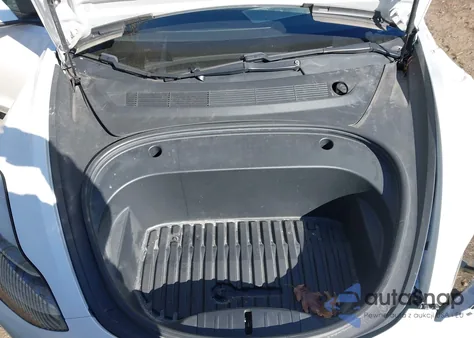 2021 Tesla Model 3 Standard Range Plus Rear-Wheel Drive z USA, uszkodzony, nr VIN 5YJ3E1EAXMF987008